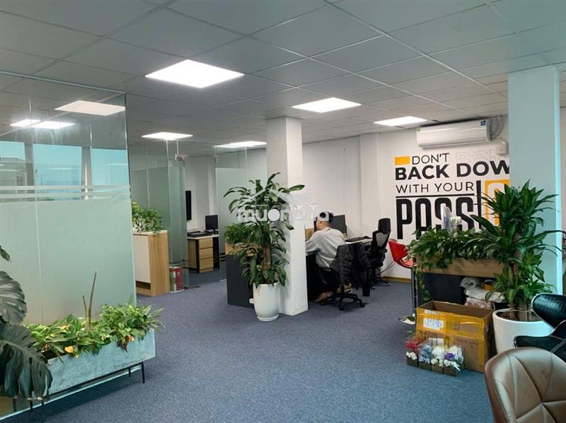 Cho thuê văn phòng mặt phố phương liệt. dt 90m2, thông sàn, thoáng...