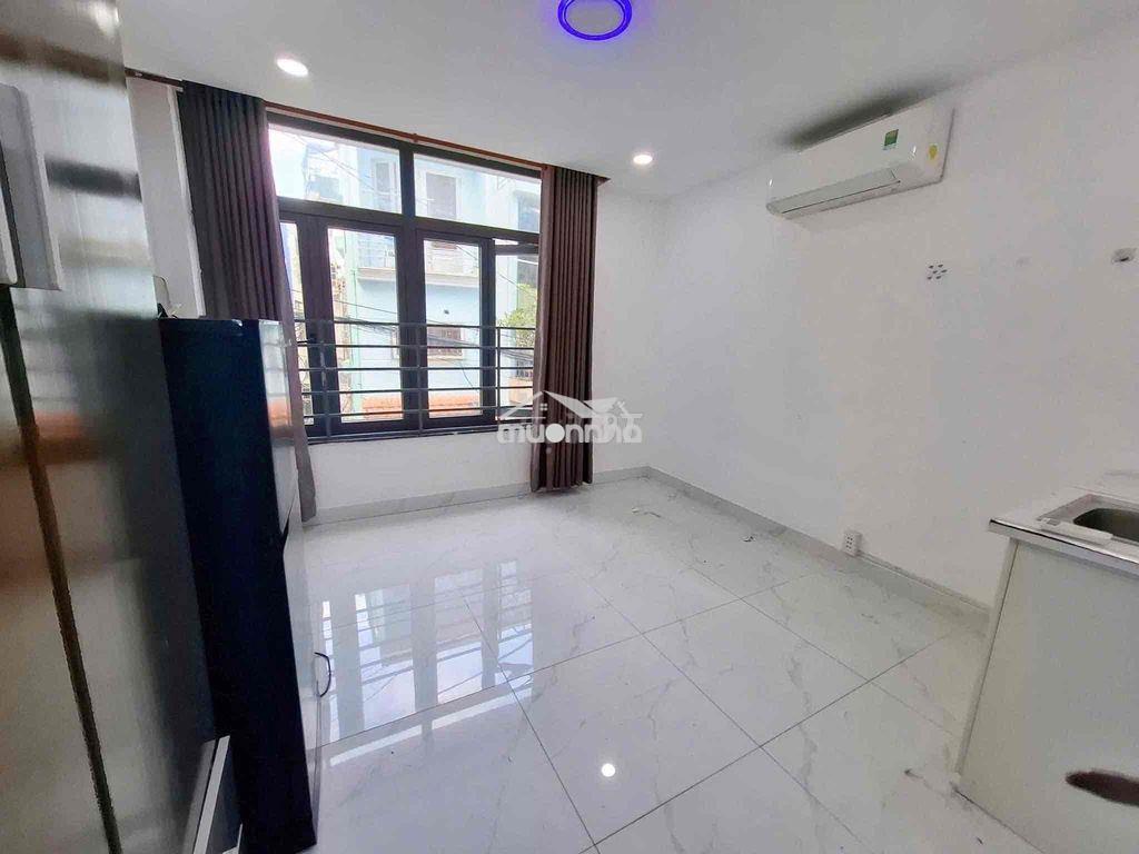 Phòng có nội thất cửa sổ trời nguyễn kiệm - Ảnh 2