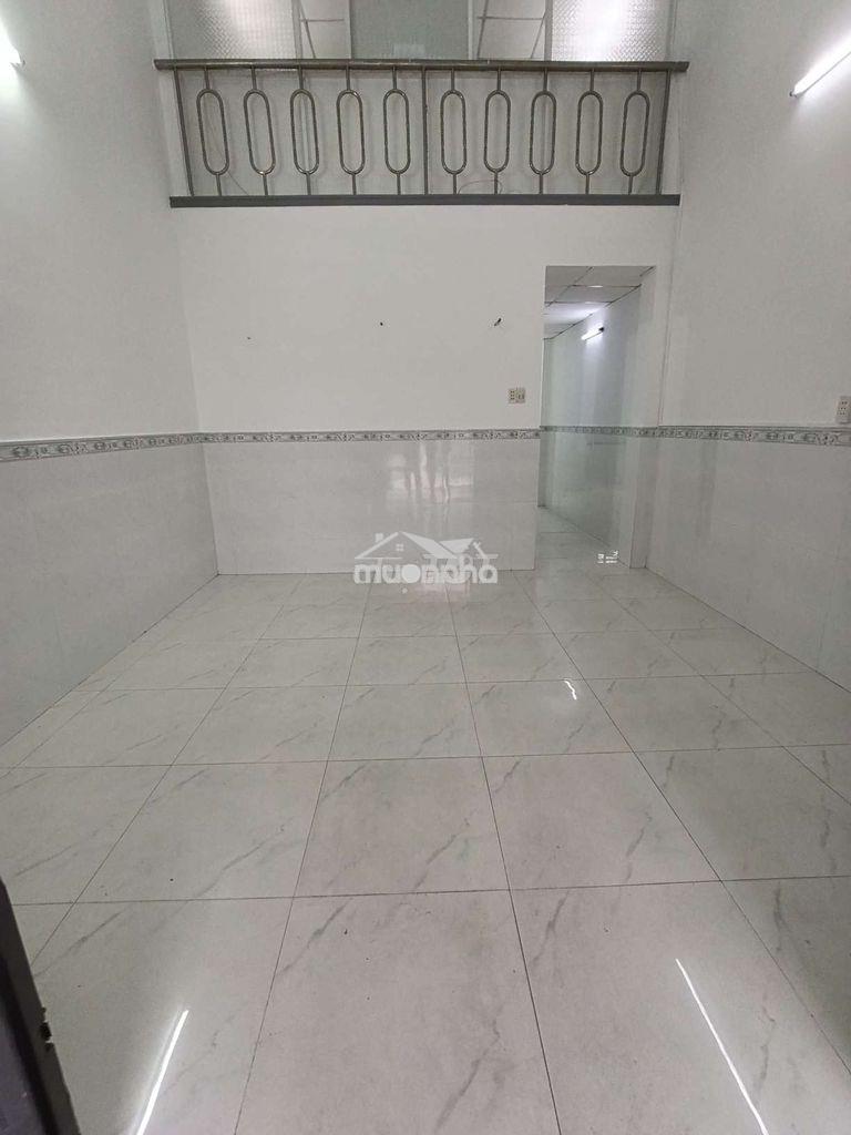 Nhỉnh 3.x tỷ / 3pn ,2wc , ô tô đổ cửa đ.nhựa - pvc -gv - 2