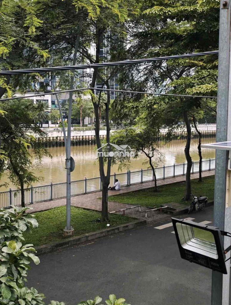 [ Bán đất tặng nhà ] giáp q1 bờ kè - dt khủng 80m2 - 4 phòng