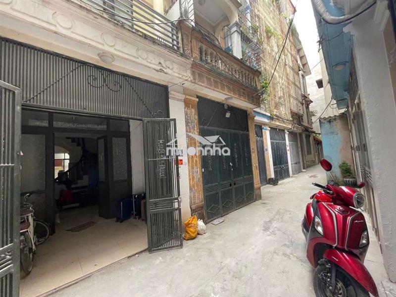 Nhà 4 tầng. gần chợ đại từ, trường cấp 1 đại từ, gần đại học tl