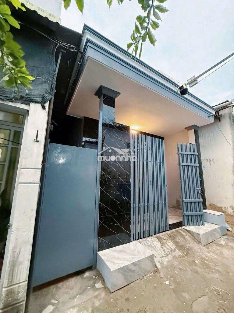 Nhà mới sơn sửa đẹp, hẻm tải, sẵn 2pn. gần làng đại học