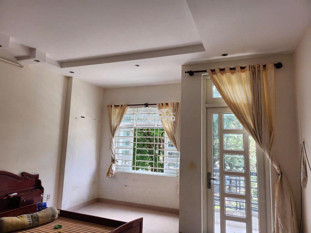 Cho thuê phòng sach se thoang mat ngay cong vien - Ảnh 3