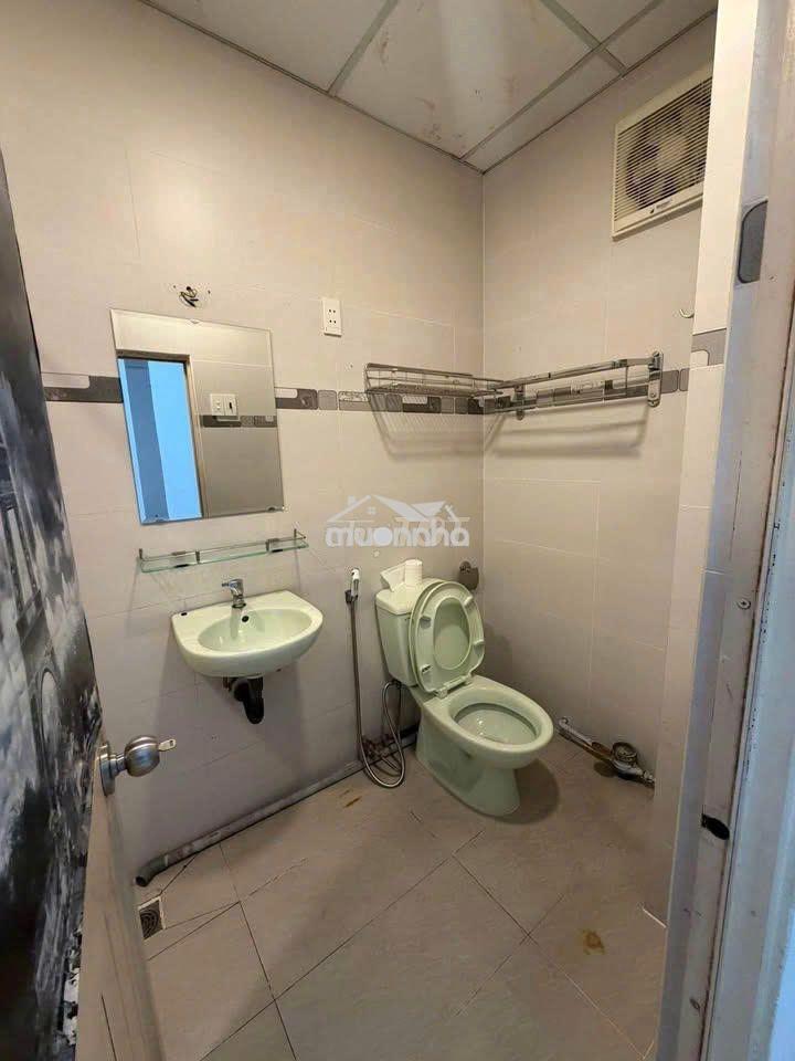 Chung cư võ thị sáu quận 3, ko nội thất thang bộ 1pn giá thuê 10 tr/th - Ảnh 3