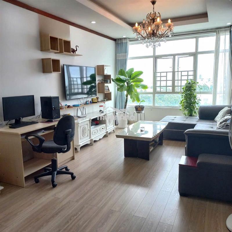 Giá tốt bán gấp căn hộ giai việt 150m2 3phòng có sổ hồng chỉ 5tỷ950