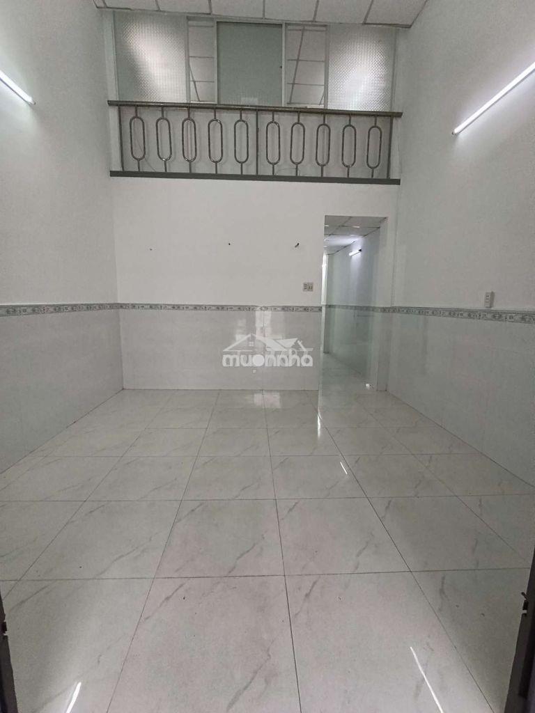 Nhỉnh 3.x tỷ / 3pn ,2wc , ô tô đổ cửa đ.nhựa - pvc -gv - 4