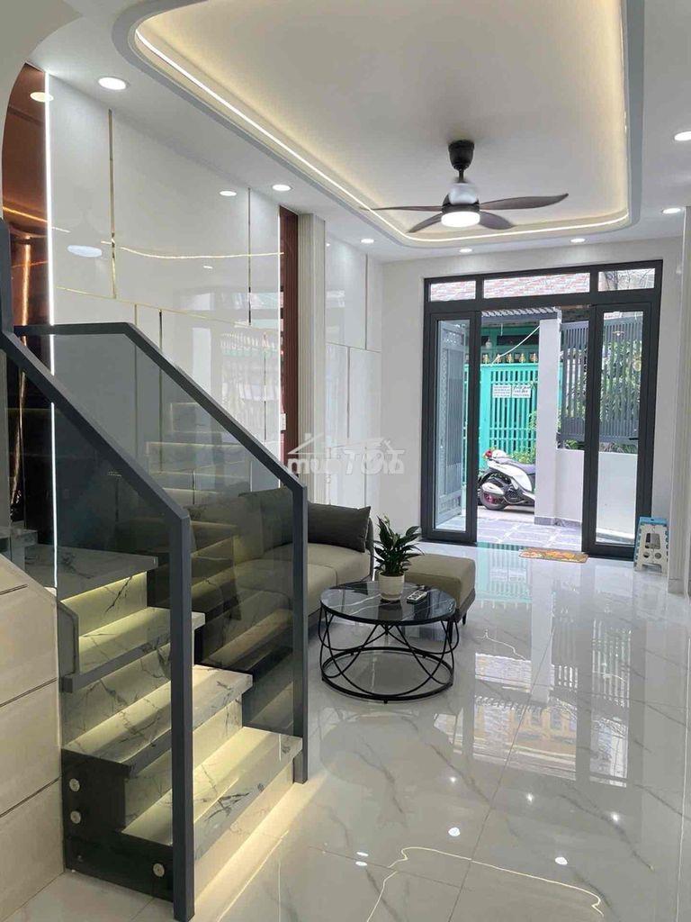 Bán nhà minh phụng, 1 trệt 2 lầu st, 40m2, 4pn, ngay bùng binh cây gõ