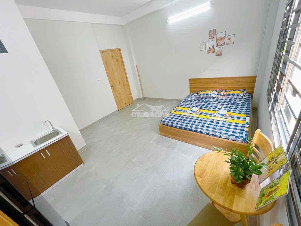 Studio cửa sổ thang máy giáp võ văn kiệt ở được 3-4 người - 3