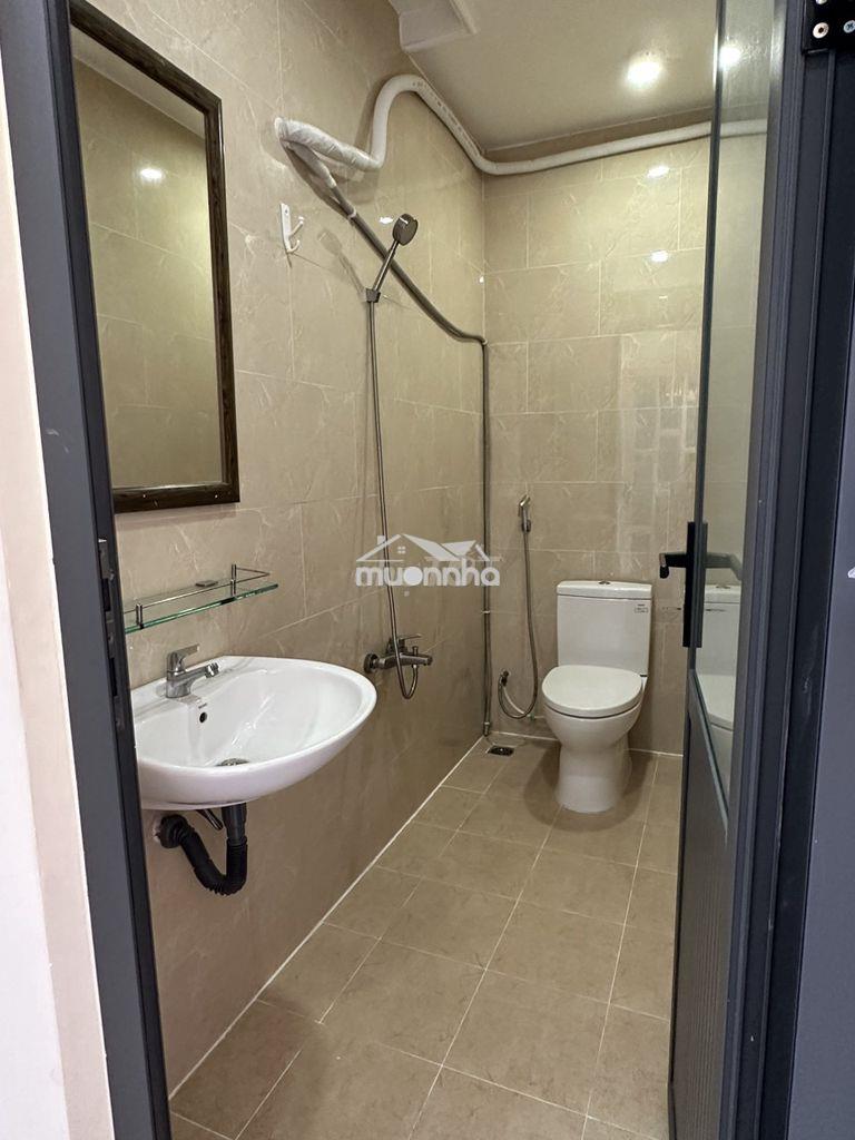 Quận 10, cho thuê phòng có balcon, máy lạnh, toilet riêng, khu an ninh - Ảnh 3