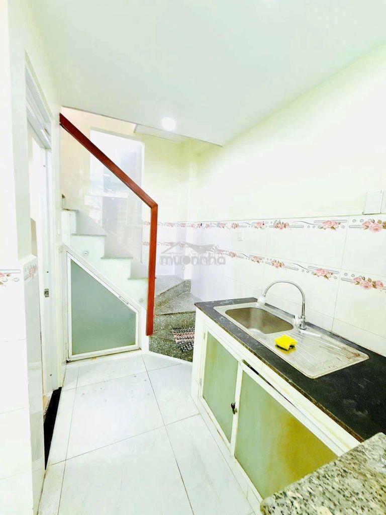 Cho thuê nhà đường mạc vân q5. dt.3×7 } 2 lầu 2 phòng 2 toilet hẽm 4m5 - Ảnh 4