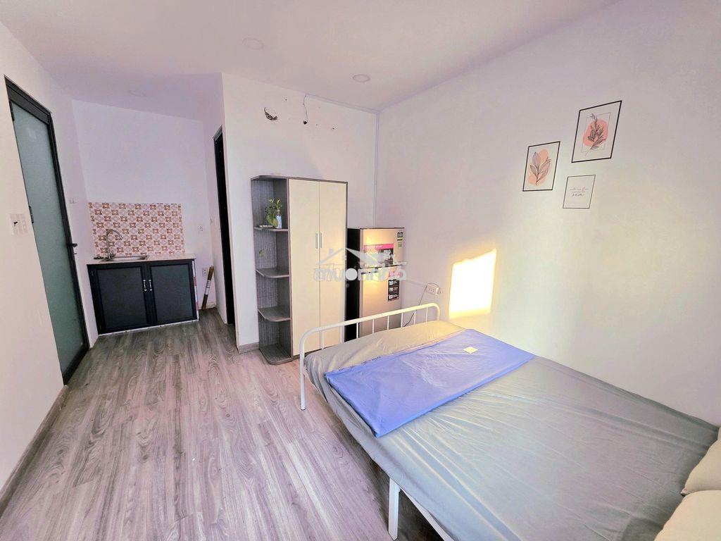 Studio ban công đường 3/2 5 phút ra đến vạn hạnh mall tầng 2 siêu rộng - Ảnh 2