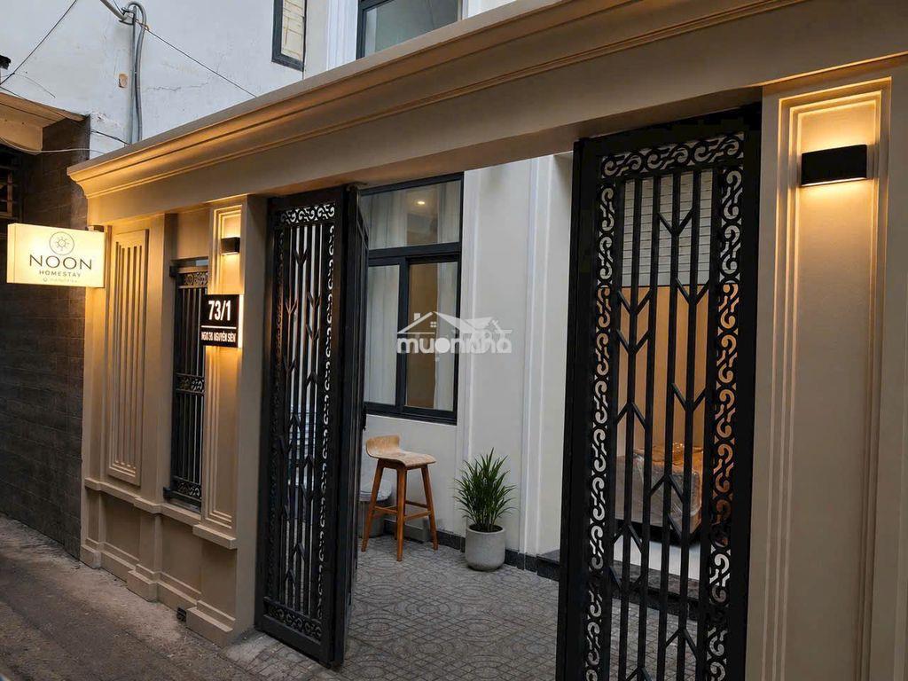 Bán nhà mới có thang máy,10pn, 10wc, gần quận 1 - 3