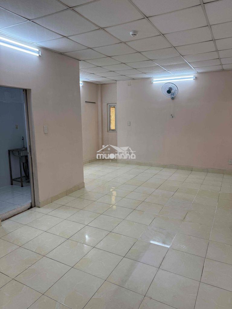 Phòng trọn cao cấp 35m2 toilet, bếp khép kin tại toà nhà 16/9 bình lợi