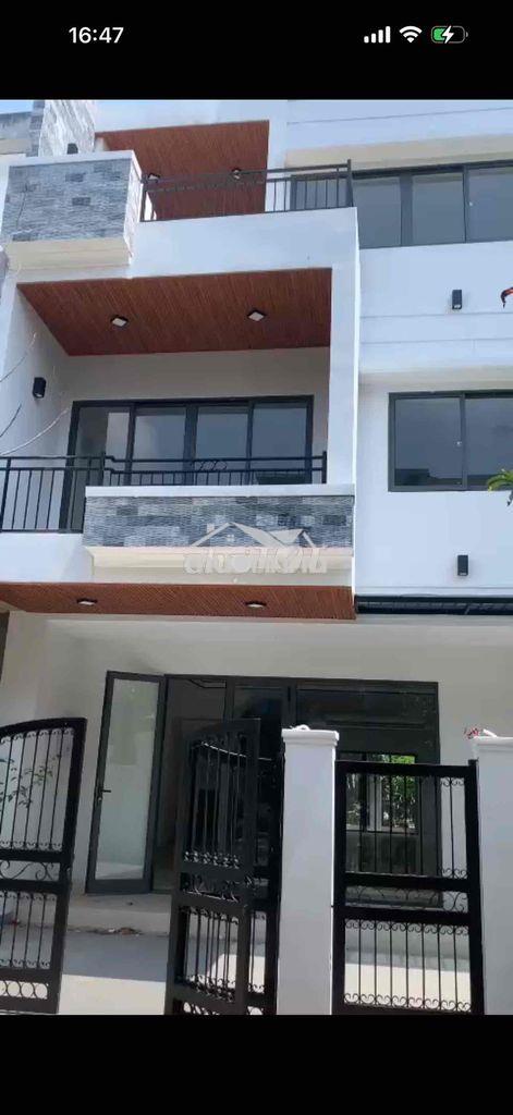 Tôi cần thuê nhà 3 tầng mới nguyễn lương  bằng giá 10 triệu