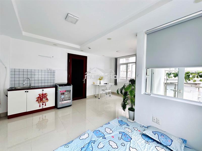 Studio ban công riêng, cửa sổ siêu thoáng - kdc nam long full nội thất