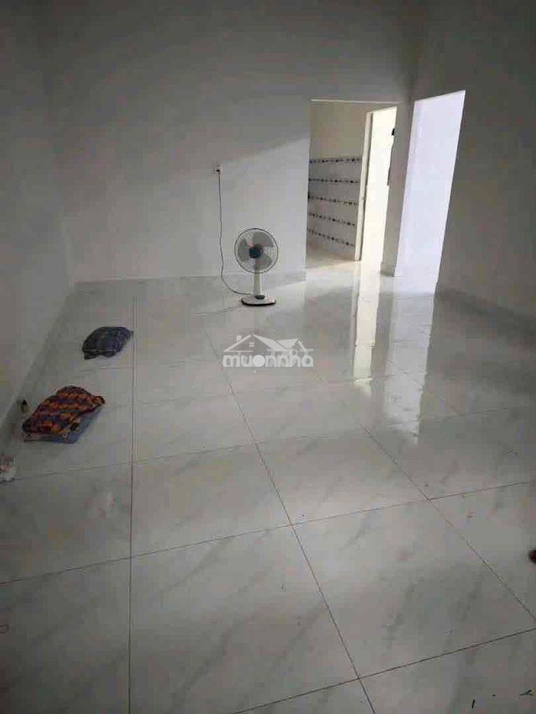 Nhà ngay chợ cổng 10 long bình sát công viên tam hiệp cấp 4 dễ decor - Ảnh 2