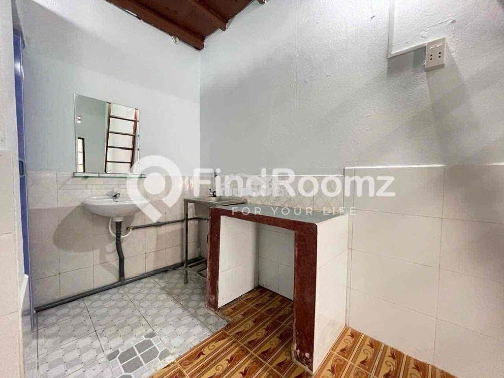 Dãy phòng tầng trệt gác cao ngay lê thị riêng - Ảnh 4
