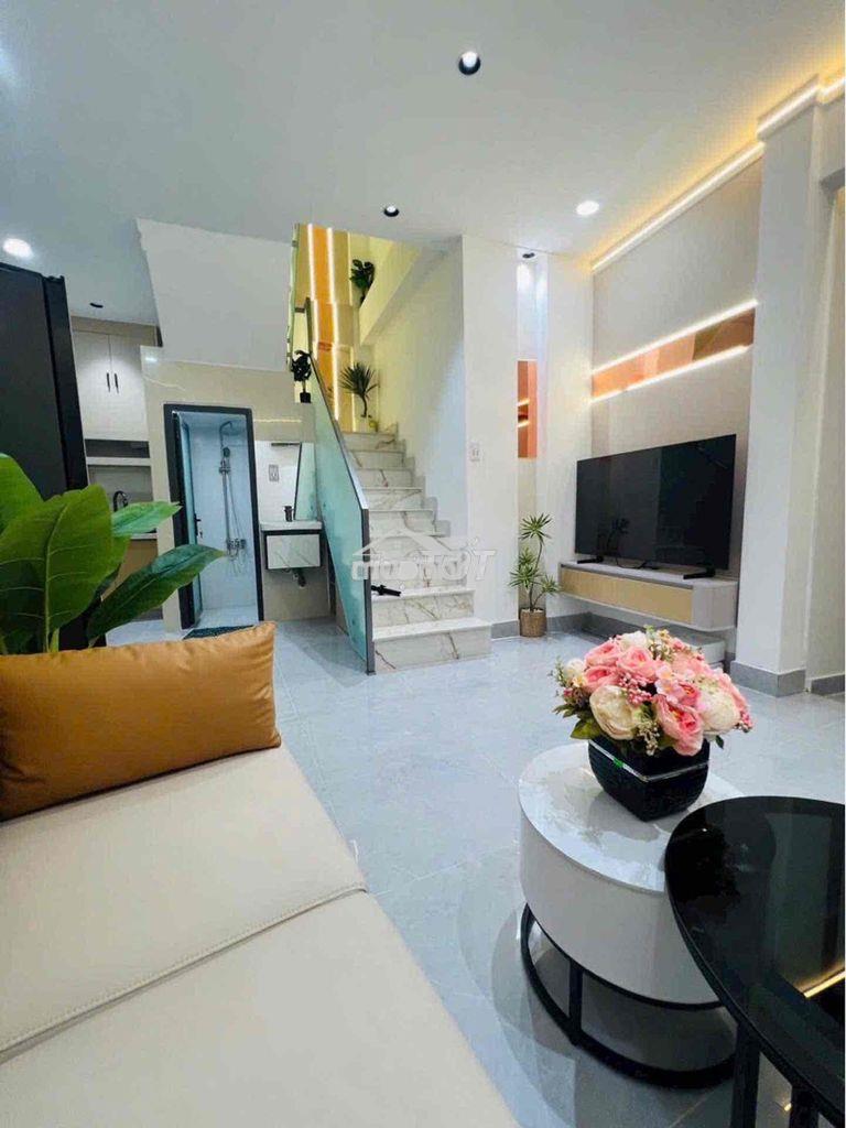 📍Ngay chợ gv - xe hơi đến nhà - 3 tầng - 40m2