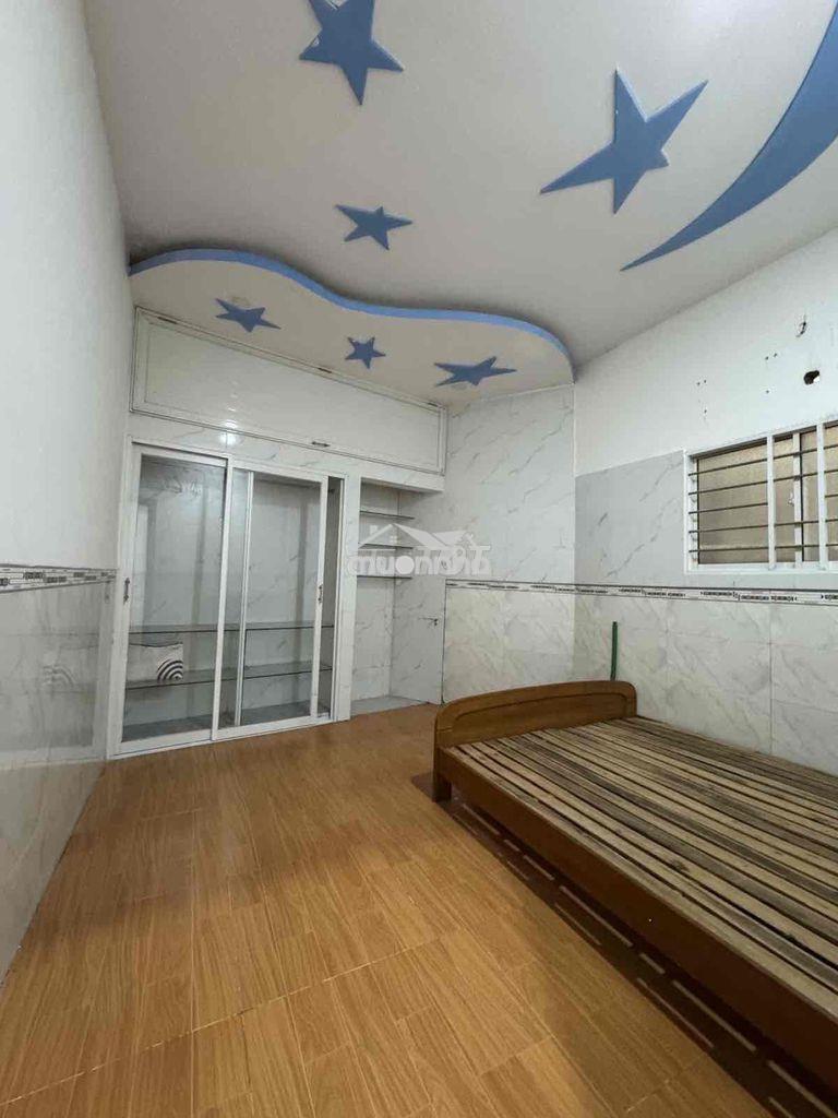Nhà nguyên căn hẻm xe hơi 9tr/th