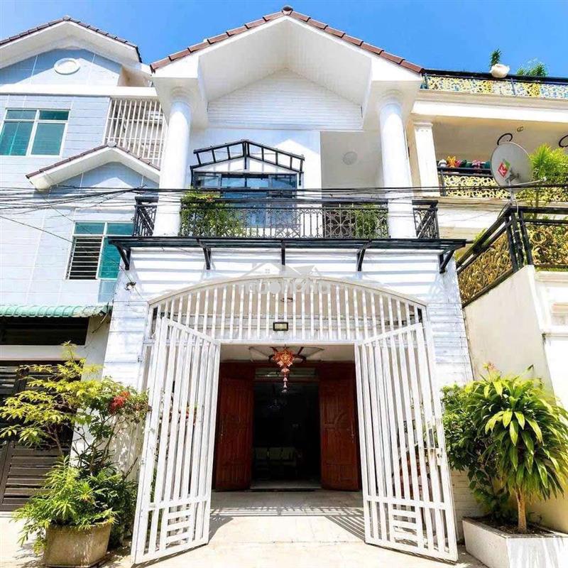 Cho thuê nhà 1 trệt 2 lầu sân thượng 5x15m hẻm xe hơi hoàng quốc việt