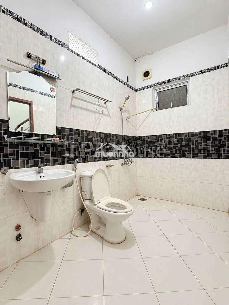 Phòng có ban công thoáng,có nội thất riêng biệt, 217/9/2d bùi đình túy - Ảnh 3
