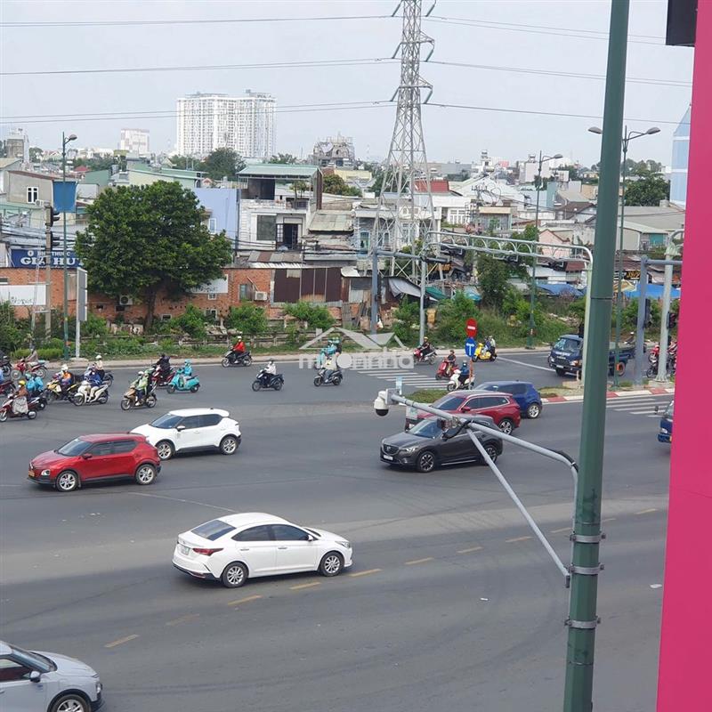 Share mặt bằng  lầu 2  70m2 phạm văn đồng ( kế bên gigamall)
