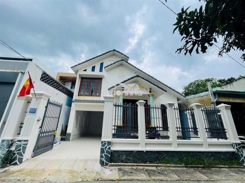 Cho thuê nhà 1 trệt 1 lầu phường hiệp thành 4pn-4wc gần  đh bình dương