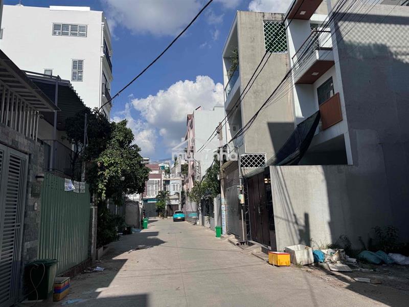 Cho thuê nhà 4 tầng - đường xe tải thông - sân để ô tô - giá 13tr