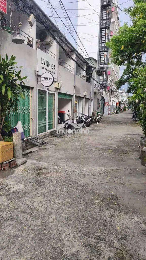 Nhà hẻm thông xe hơi đông hưng thuận sát trường chinh 3x10m 1 lầu đúc