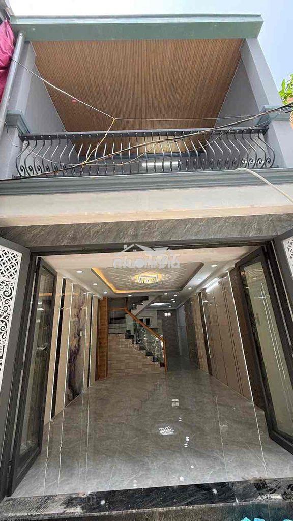 Nhỉnh 4.x tỷ ngay hoàng văn hợp ngay tên lửa dt : 4 x 11 shr