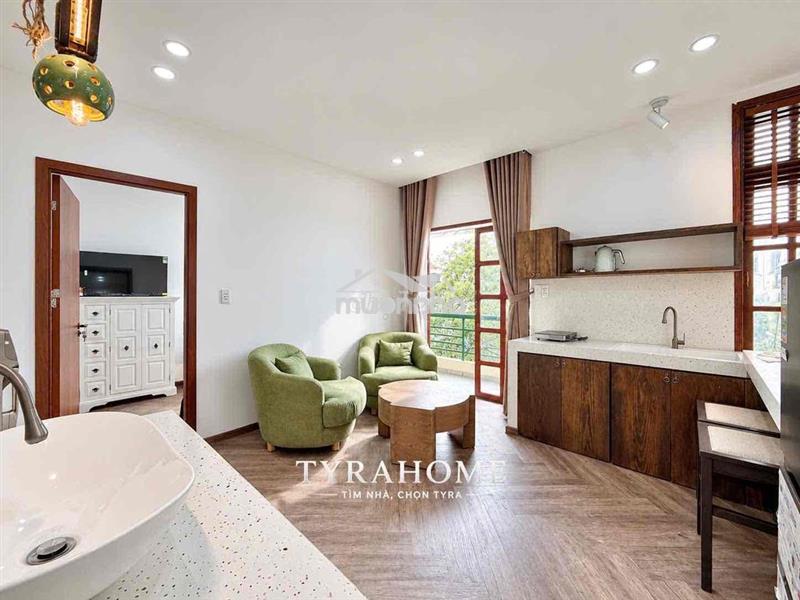 🔥 Siêu phẩm 1pn – ban công rộng – phòng khách đẹp – ngay quận 1