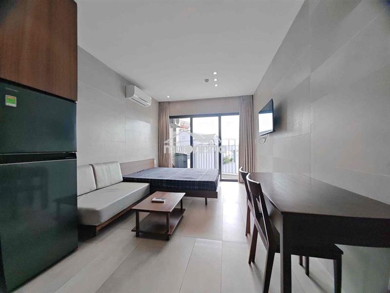 Căn hộ studio ban công rộng 35m2 - ngay ngã tư 7 hiền - q10