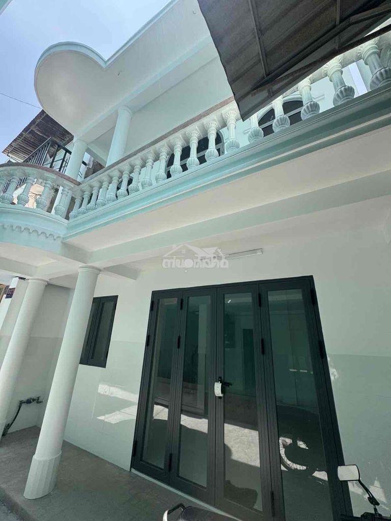 Siêu ngộp ngay chợ thủ đức nhà 2 tầng giá 3.95 tỷ