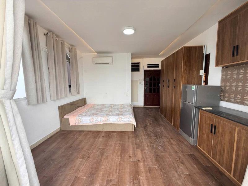 Phòng trọ có ban công tách bếp full nội thất nhiều cửa sổ thoáng đặng thuỳ trâm gần vlu3 tiện ra hàng xanh , bình thạnh , quận 1 - Ảnh 3