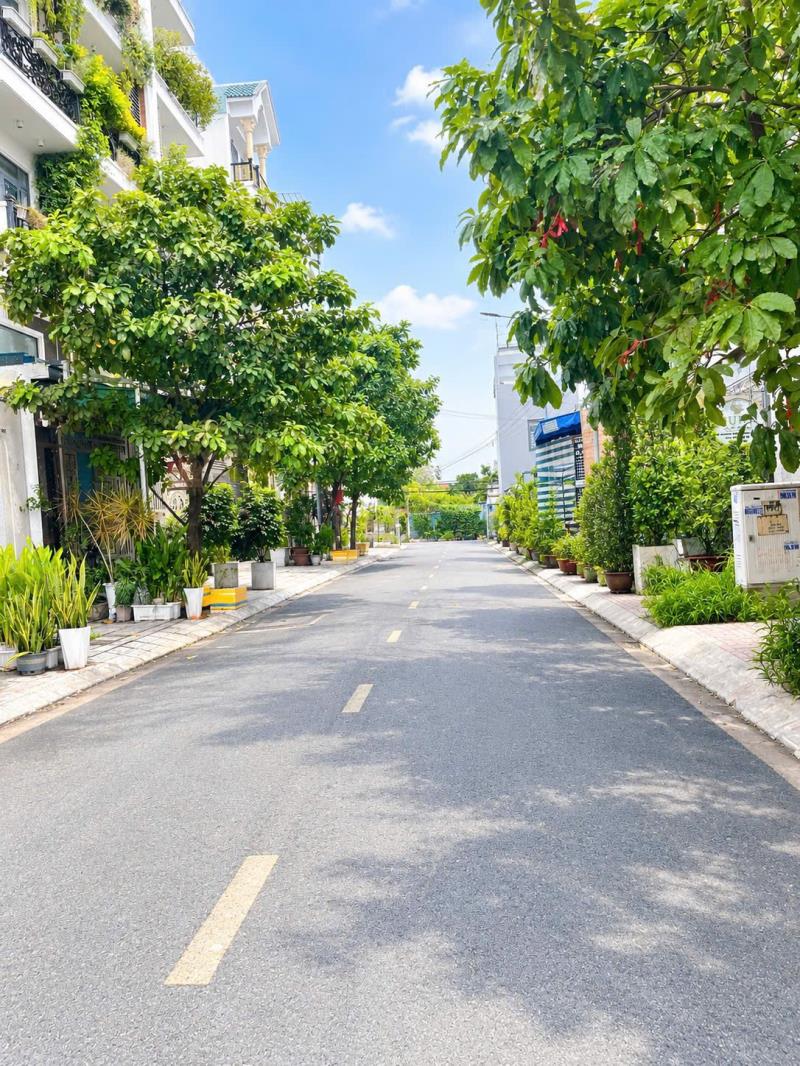Sát tô ngọc vân – gần 150m² ngang 7.2m – lô góc 2 mặt tiền – đường 8m có vỉa hè – 5.3 tỷ