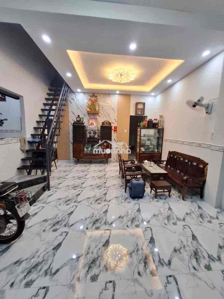 Nhà 2 mặt tiền phạm thế hiển