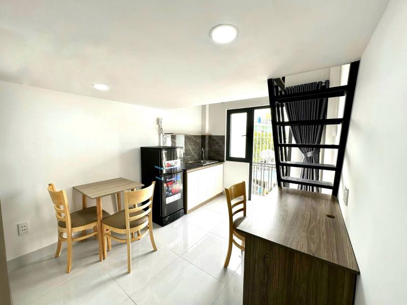 Cho thuê căn hộ duplex balcon rộng 30m2 ngay phan văn trị, thuận tiện di chuyển sang gò vấp, phú nhuận