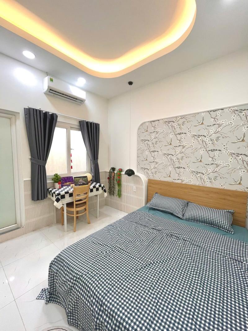 Cho thuê căn hộ 1 phòng ngủ - cửa sổ thoáng- máy giật riêng-gần chợ bà chiễu- chu văn an - bình thạnh