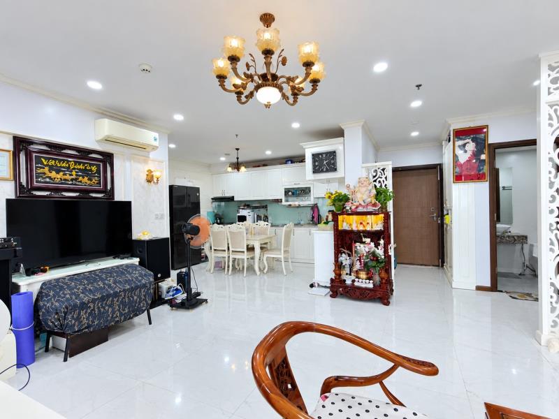 Chính chủ bán căn hộ res 11, quận 11 như hình, dt: 120m², 3pn, 3wc, căn góc lầu cao, sổ hồng riêng