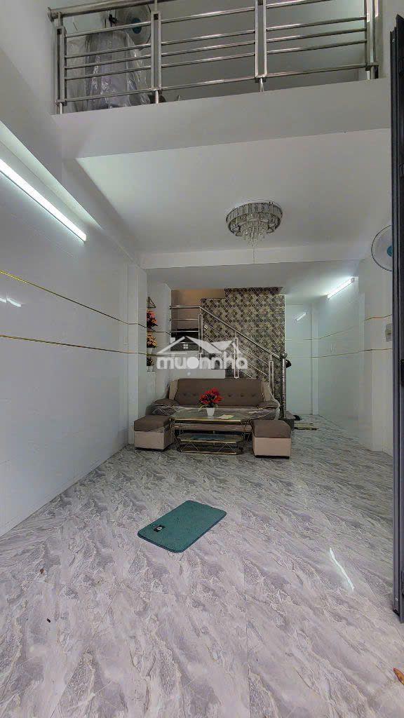 Nhà hẻm xe hơi lạc long quân, trệt lửng 2 lầu, 2pn, 3.5x8m