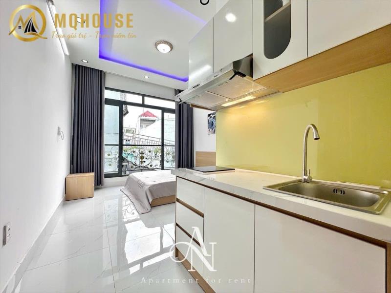 Cho thuê căn hộ ban công full nội thất ngay ngã tư phú nhuận tại thích quảng đức