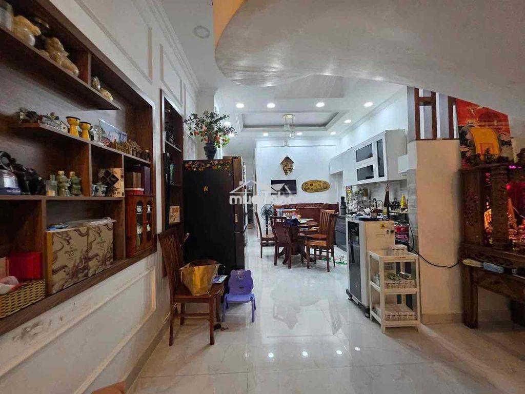Nhà đẹp sẵn nội thất gần chợ long trường - 2lầu 4pn đường oto - Ảnh 4