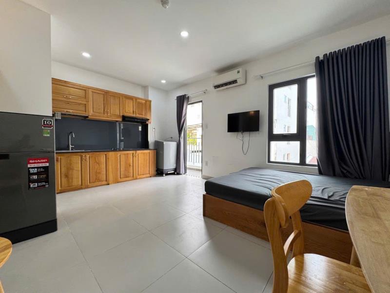 Studio ban công thang máy giặt riêng ngay etown