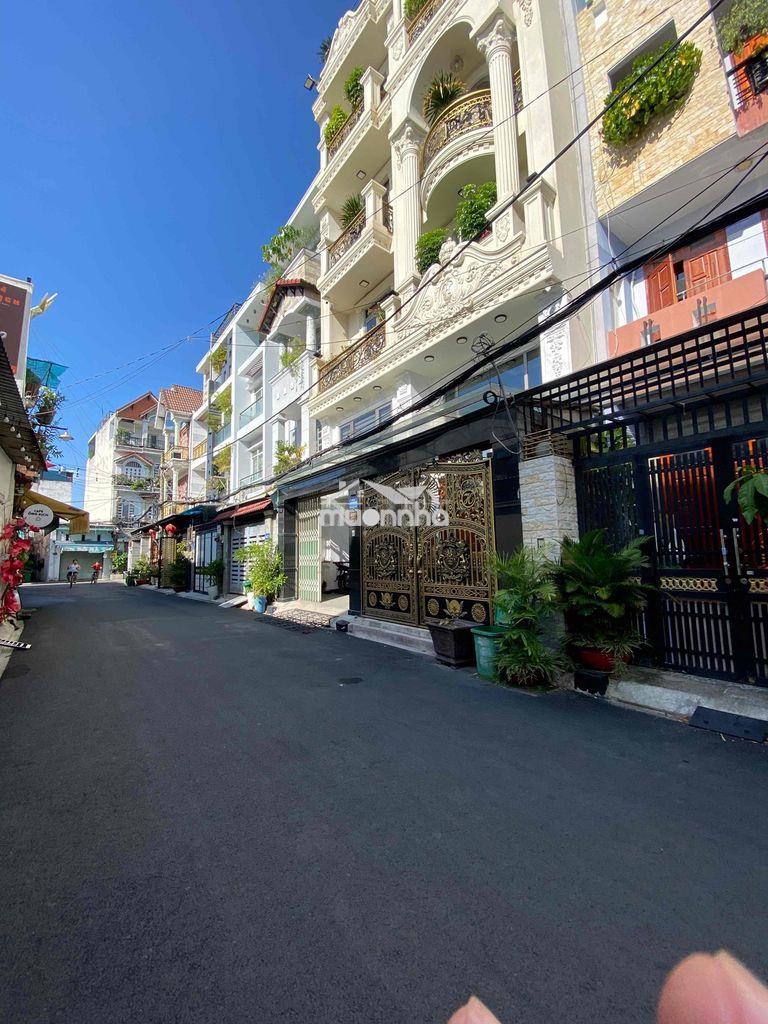 Nhà cạnh sân bay 70 m2 3 tầng 6 tỷ  xíu oto ngủ nhà