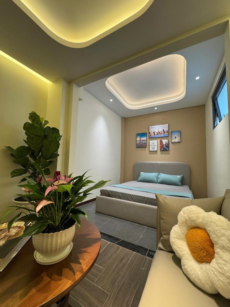 Nhà có gu! full nội thất gần chợ phạm văn bạch. chỉ cần vali là vào ở ngay - Ảnh 2