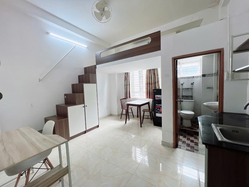 Cho thuê căn hộ có gác lửng cao ráo thoáng mát full nội thất đường trần huy liệu quận phú nhuận, sát quận 3, quận 1
