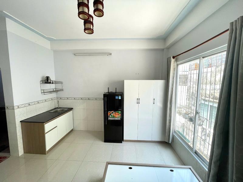 Phòng đẹp cửa sổ lớn chỉ 5.x ngay phạm văn đồng - nguyễn xí - nơ trang long - Ảnh 3
