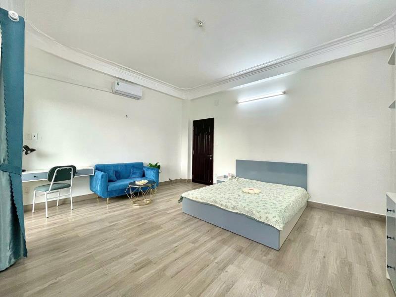 Cho thuê căn hộ có ban công và cửa sổ lớn thoáng mát full nội thất đường nguyễn gia trí quận bình thạnh, sát đh hutech, uef - Ảnh 2