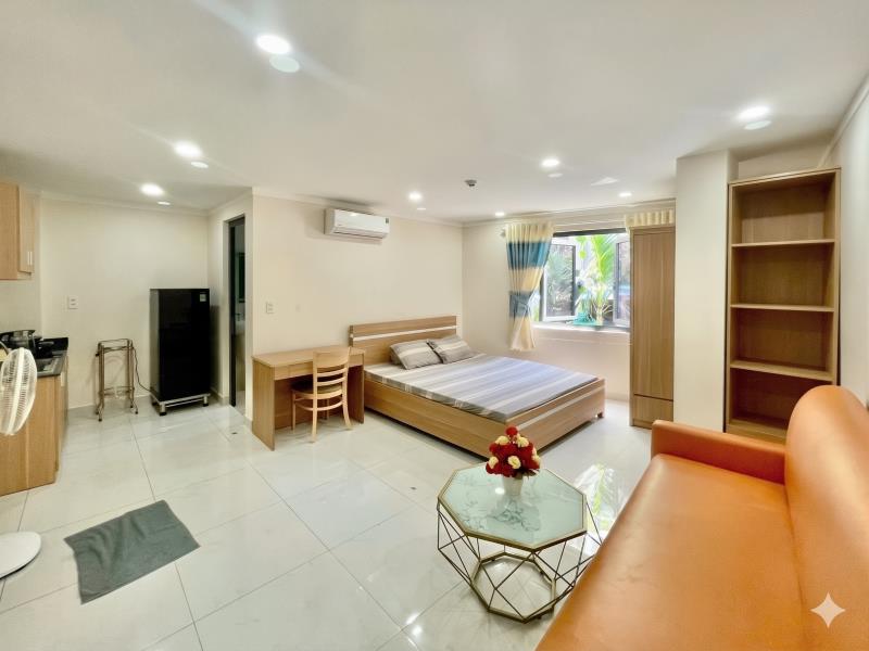 Cho thuê căn hộ rộng, full nội thất, cửa sổ trời lớn thoáng - nguyễn hữu cảnh, bình thạnh sát landmark 81, q1, q2
