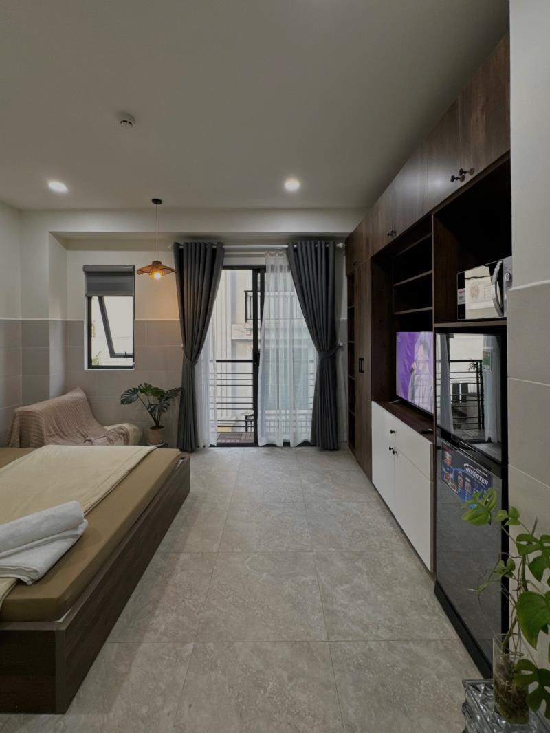 Trống sẵn studio ban công, full nội thất, toà thang máy, hầm xe, bảo vệ an ninh